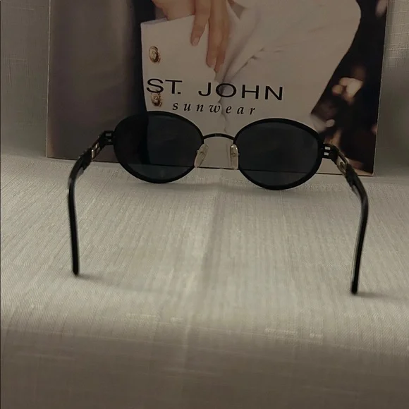 St. John Elegant Black Oval Sunglasses. S-522 BLk - Picture 3 of 6